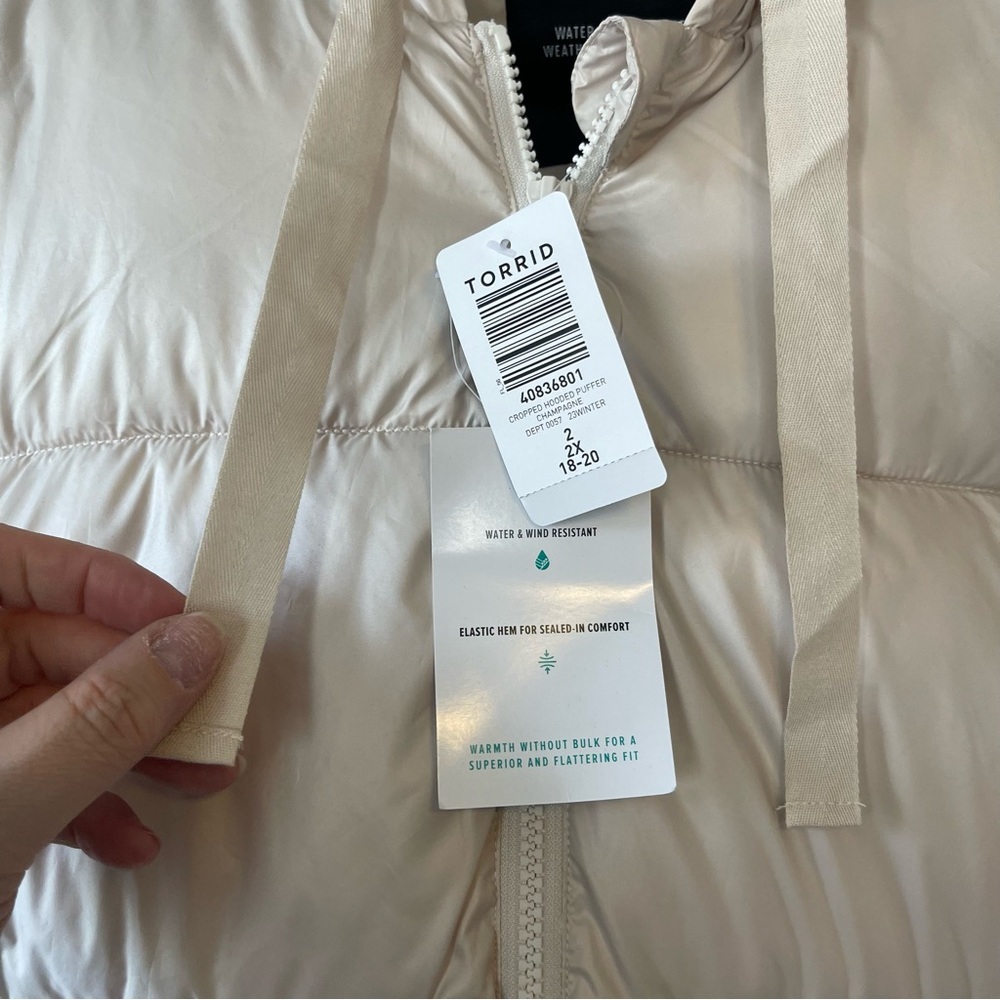 Torrid Women's Cream Puffer Jacket Size 2X - Picture 3 of 6